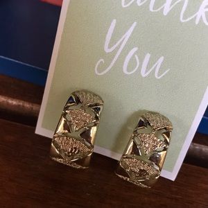 Vintage Gold clip earnings- etched pattern Victorian